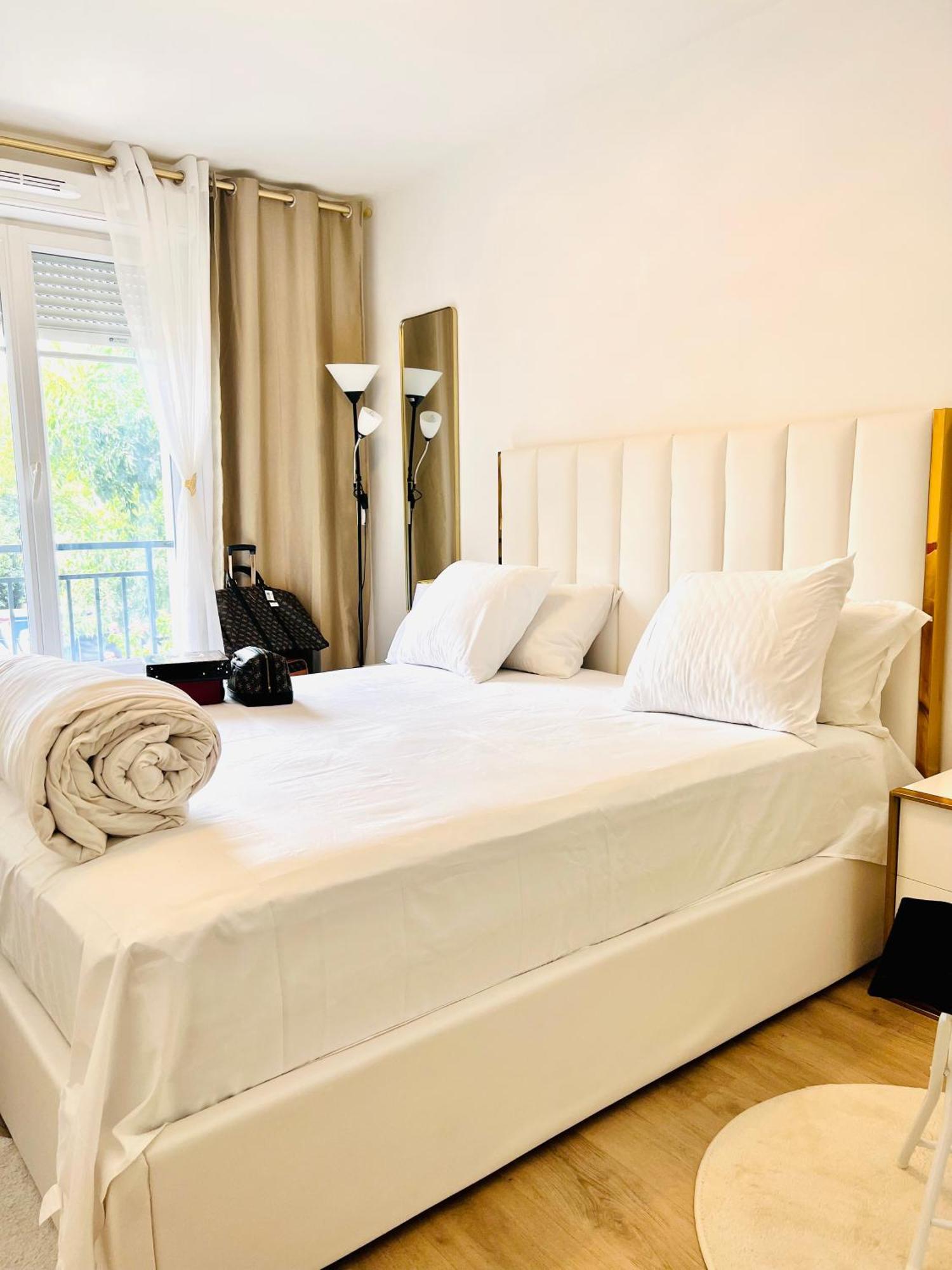 Les Residences De Djibril Le Blanc-Mesnil Bagian luar foto