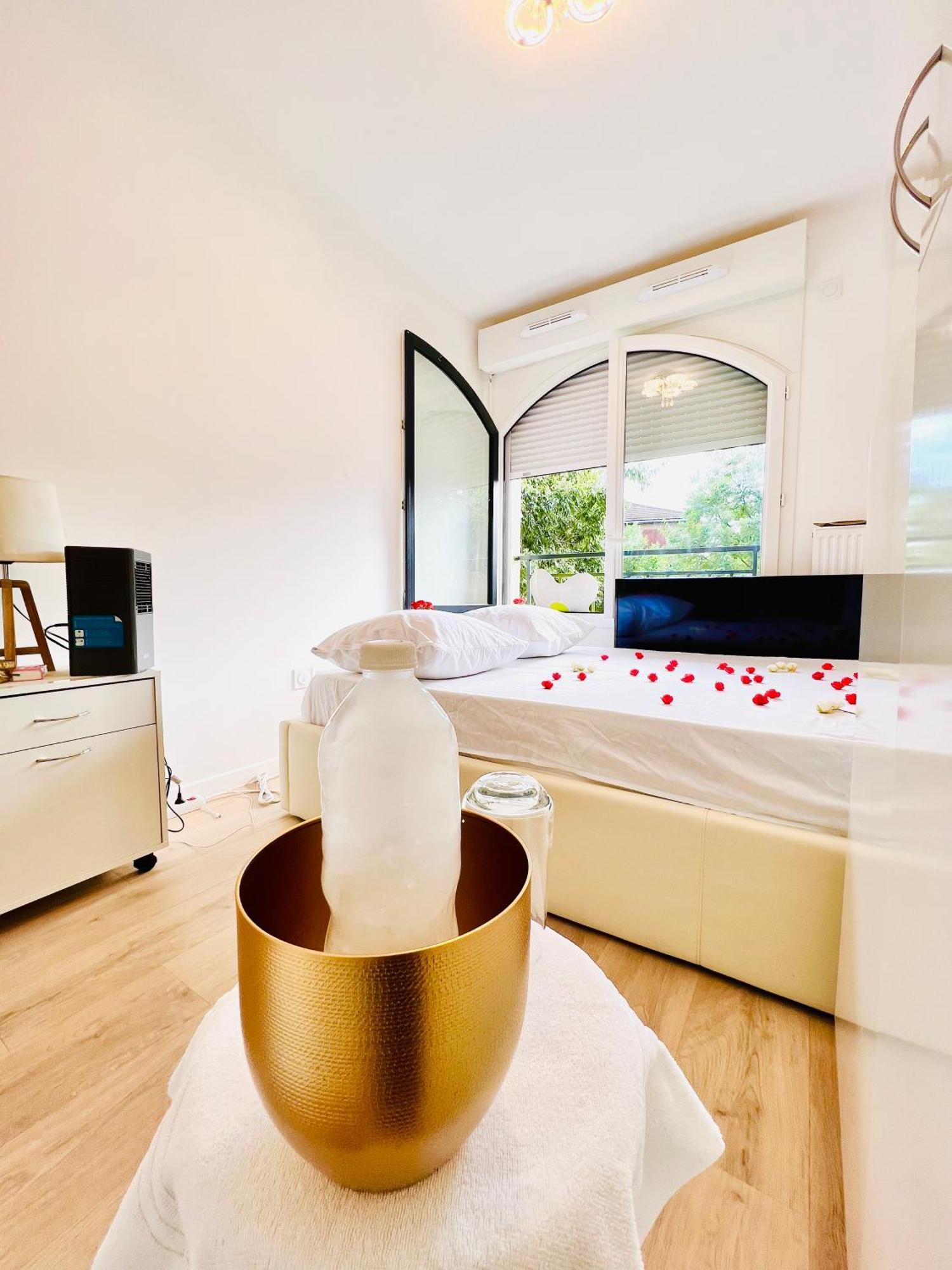 Les Residences De Djibril Le Blanc-Mesnil Bagian luar foto
